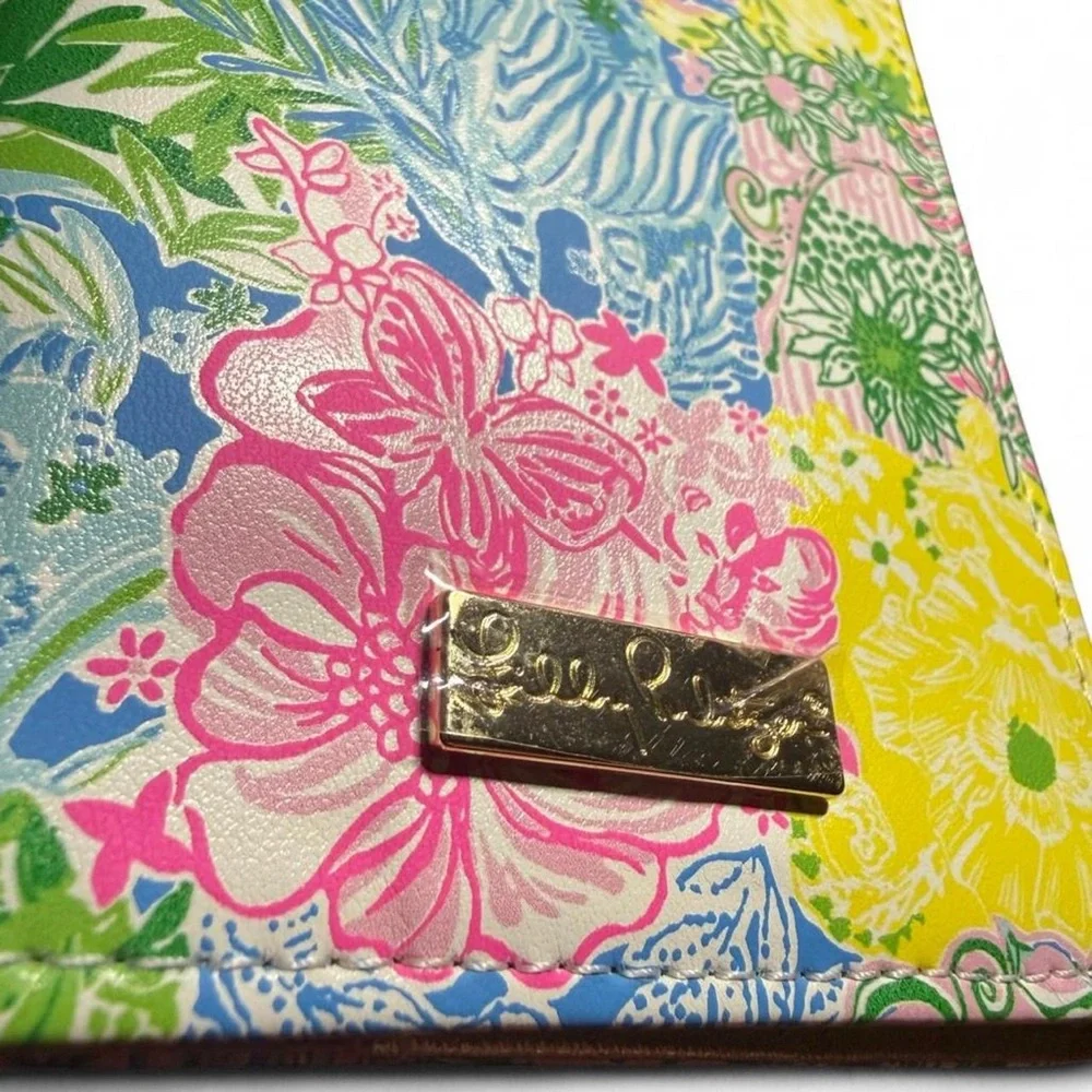 Lilly Pulitzer Cheek to Cheek Zebra Safari‎ Passport Holder Travel Wallet, EUC